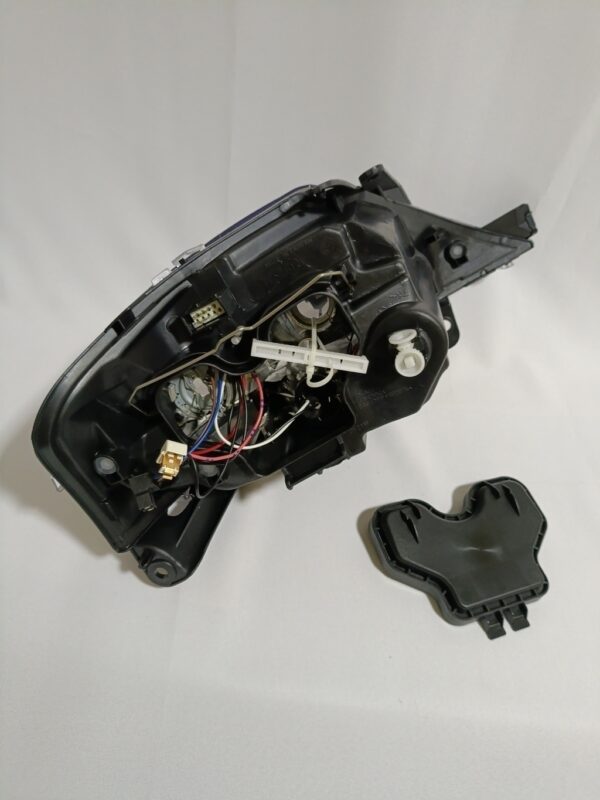 Farol C3 04/12 Cromado Lente TYC BapImports - Imagem 3