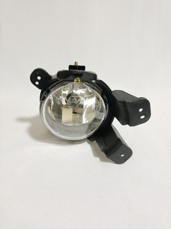 Farol Auxiliar Tracker 2014 a 2016 Lado Direito - Imagem 2
