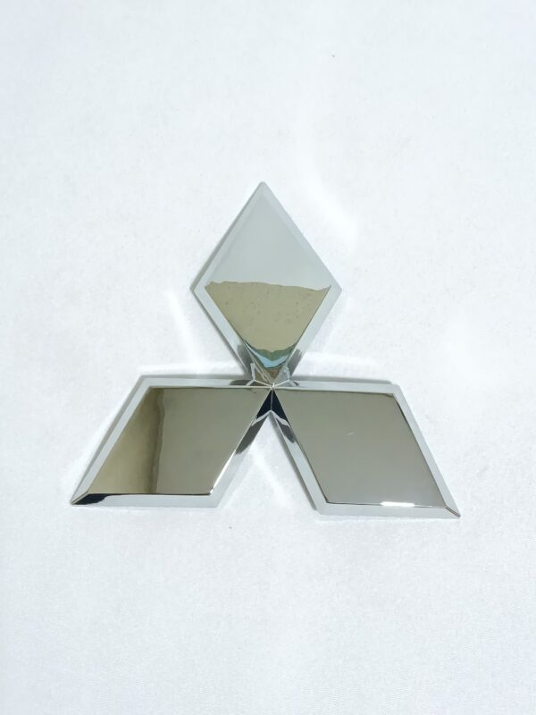 Emblema Grade Triton 2017 - Imagem 3
